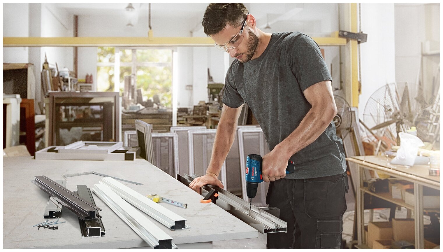 Дрель-шуруповерт Bosch GSR 120-LI Professional 06019G8000 (с 2-мя АКБ, кейс)