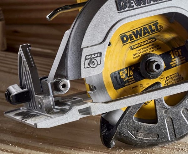 Дисковая пила Dewalt DCS512N