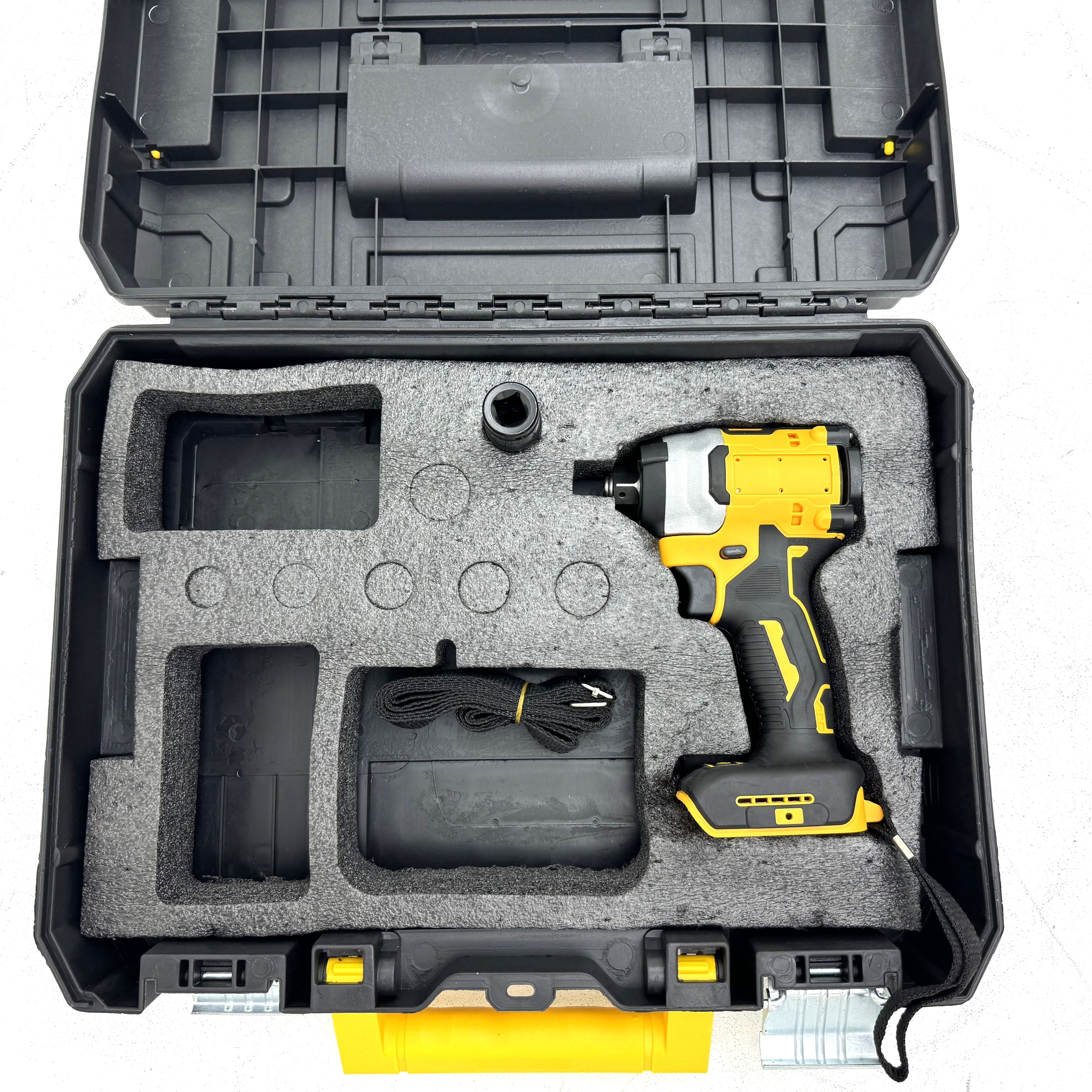 Гайковерт аккумуляторный DeWALT DCF921NT (кейс, без АКБ и ЗУ)