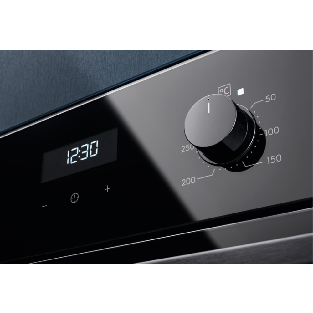 Духовой шкаф электрический Electrolux EOF5C50BZ, черный