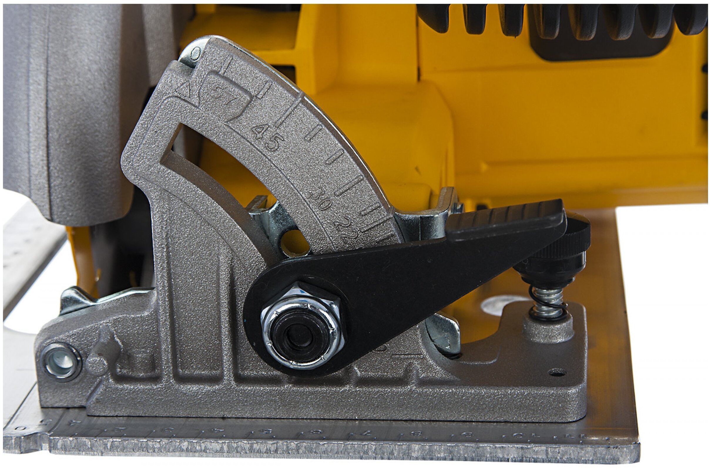 Пила дисковая DEWALT DWE575K-QS