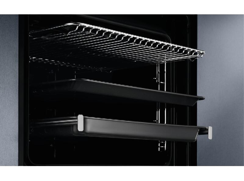 Духовой шкаф электрический Electrolux EOC8P39WX, черный/нержавеющая сталь