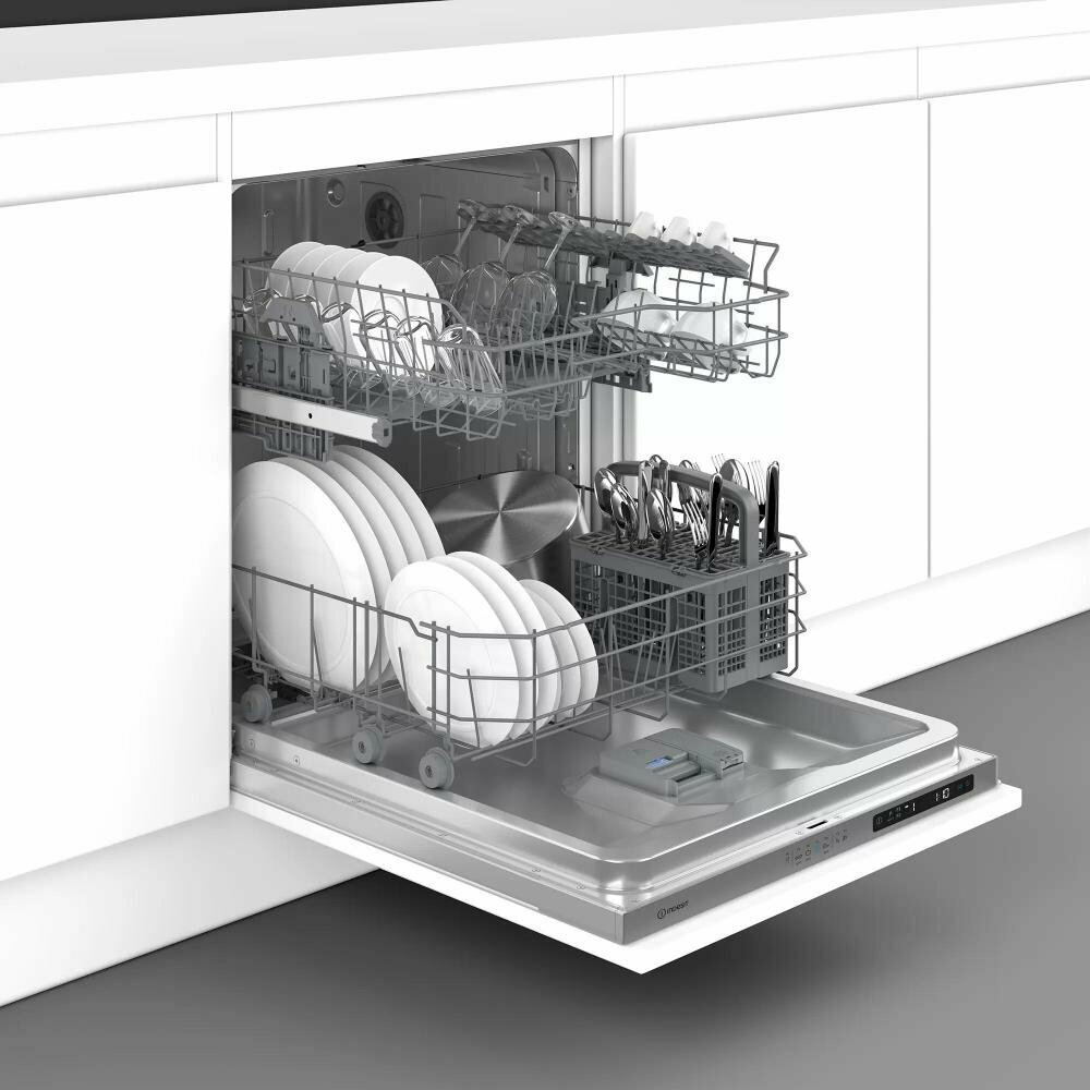 Посудомоечная машина встраиваемая Indesit DI 3C49 B