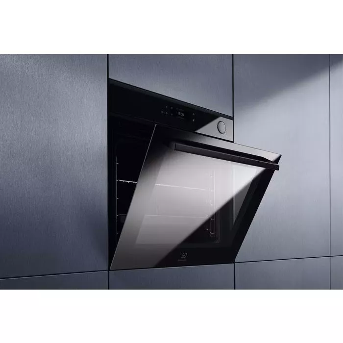 Духовой шкаф электрический Electrolux EOC8P39H, черный