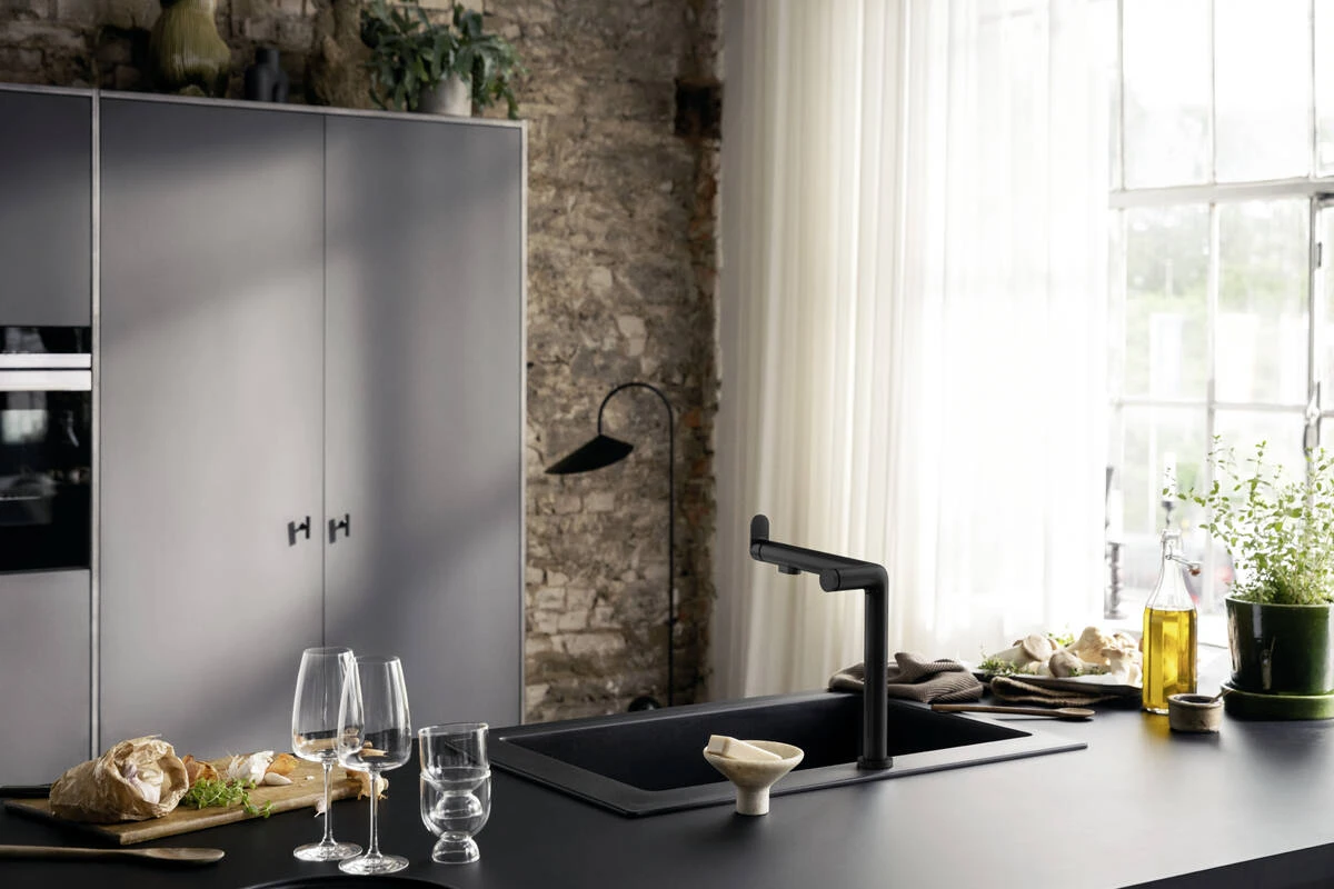 Смеситель для кухни Hansgrohe Aqittura M91 76804670, черный матовый