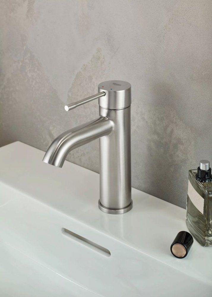 Смеситель для раковины Grohe Essence New 23590001