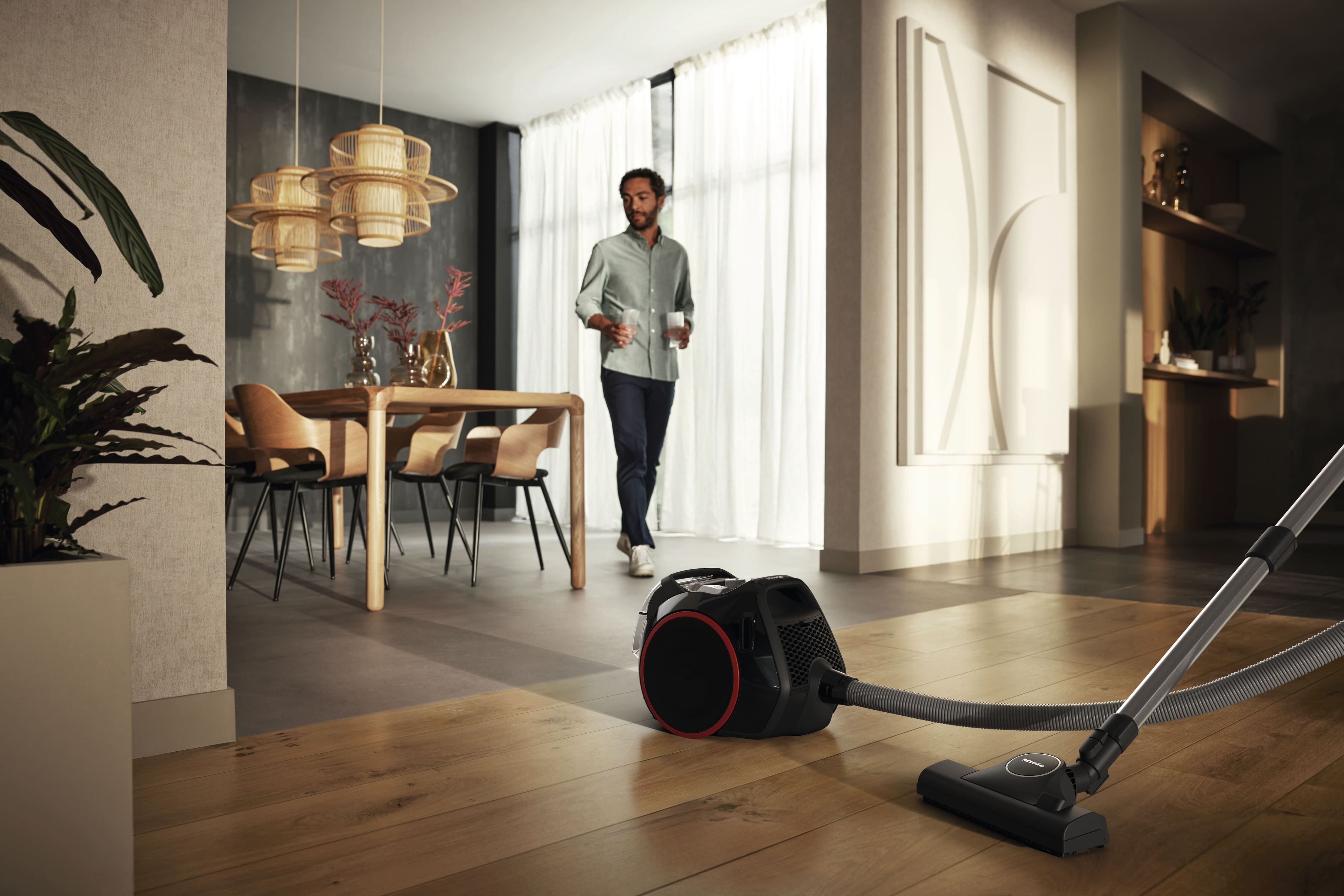 Пылесос Miele Boost CX1 PowerLine ObsidianBlack, черный обсидиан