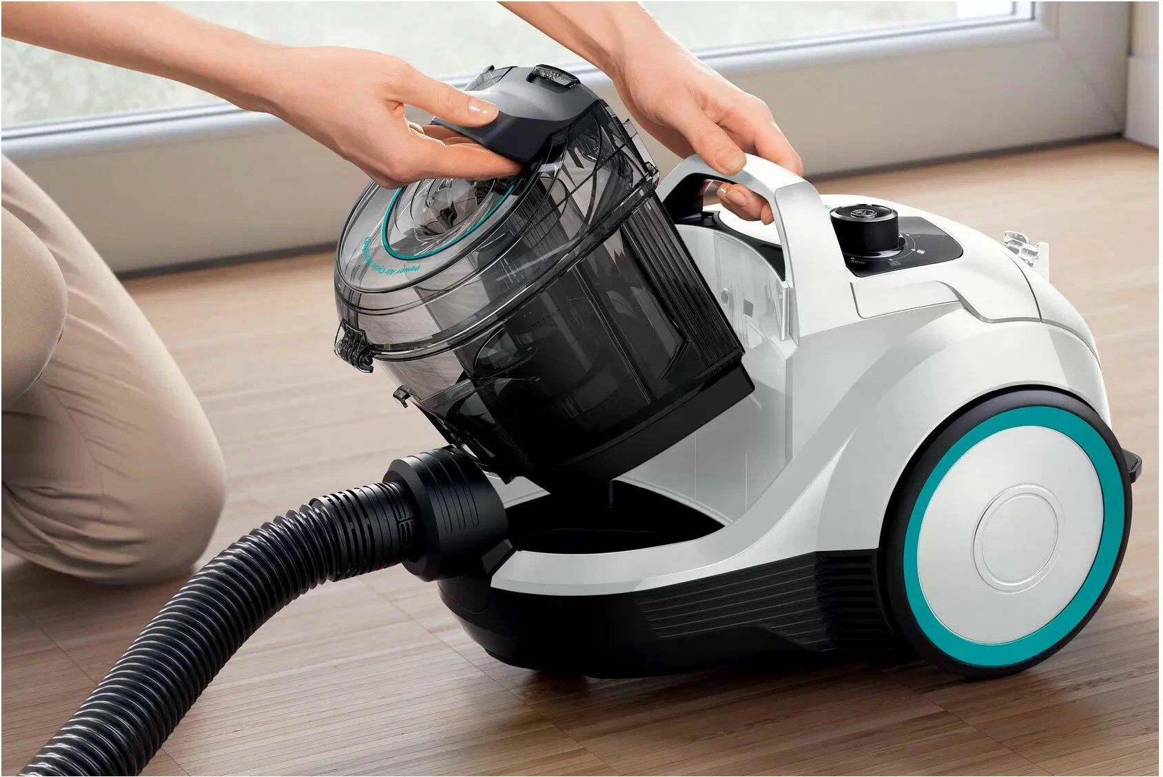 Пылесос Bosch BGC21HYG1, белый