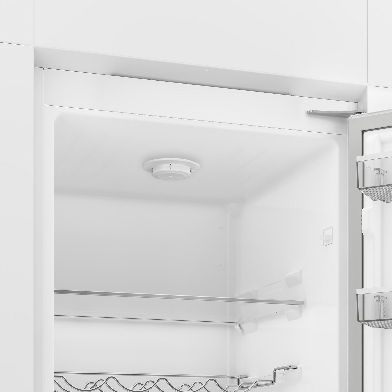 Холодильник встраиваемый Hotpoint HBDR 18