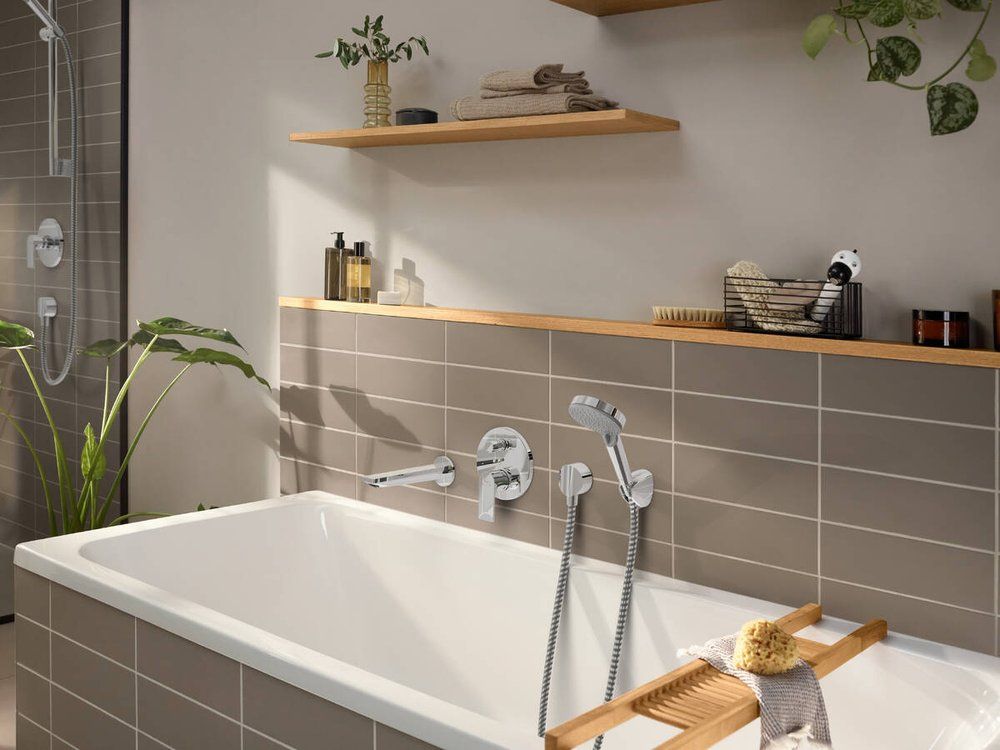 Смеситель для ванны c душем Hansgrohe Rebris E Set 72468000S (со скрытой частью 01800180), хром