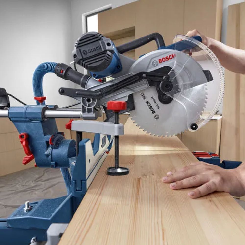 Торцовочная пила Bosch GCM 340-305 D (0601B60000)